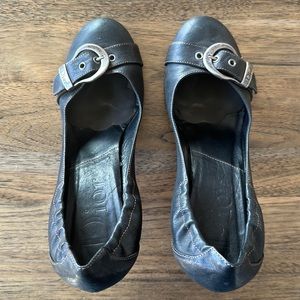 Dior round toe pumps